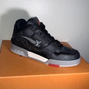 LOUIS VUITTON TRAINER “ECLIPSE” SNEAKER. WORN 2X